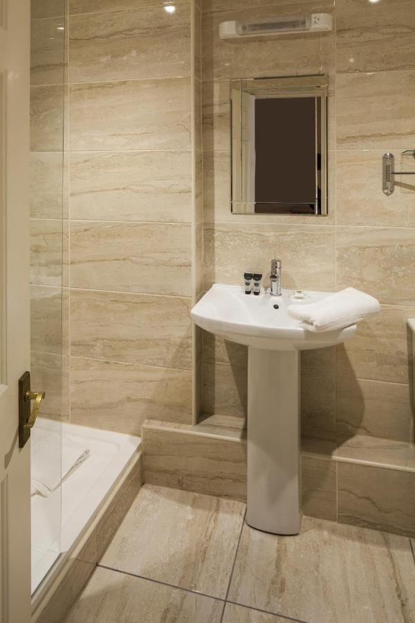 Отель Stauntons on the Green Hotel Дублин
